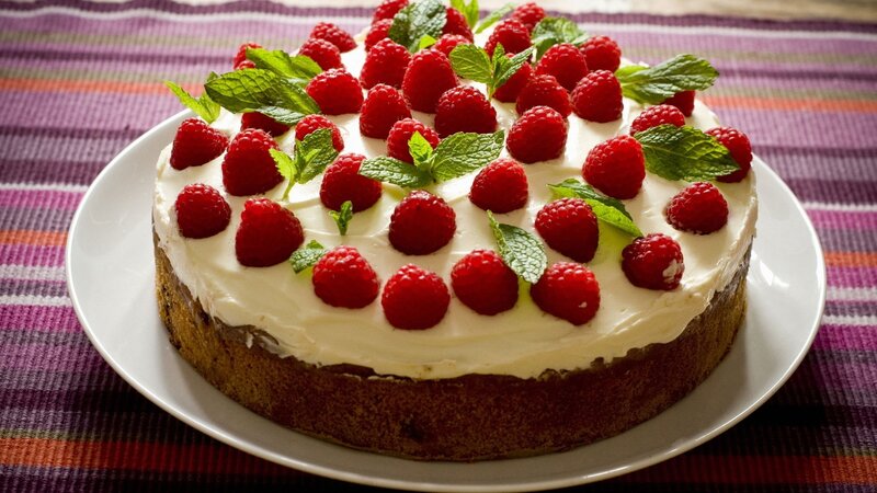 raspberry cheesecake with mint
