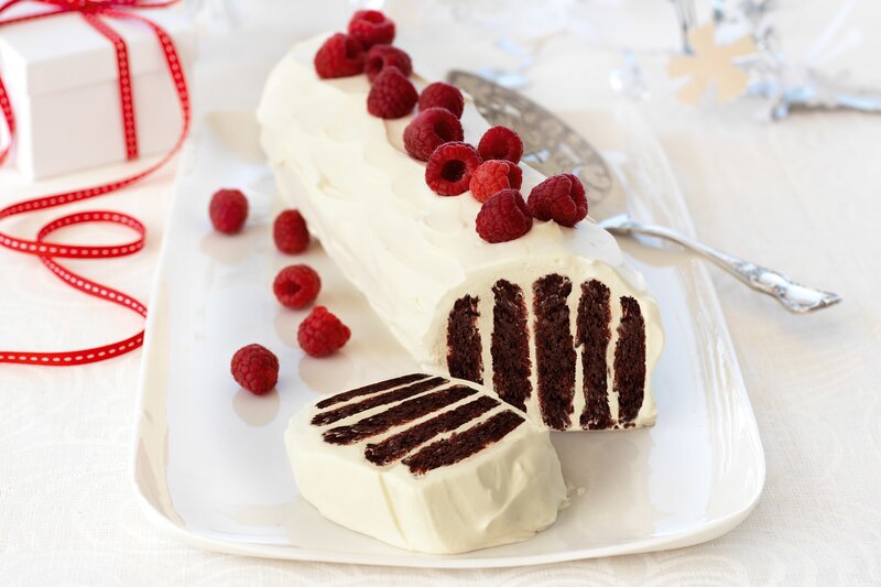 raspberry chocolate cake roll