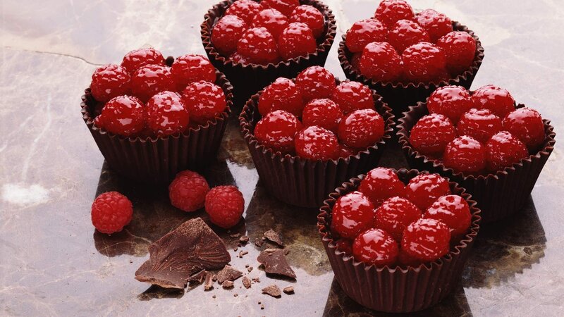 Raspberry Chocolate Cups — Red