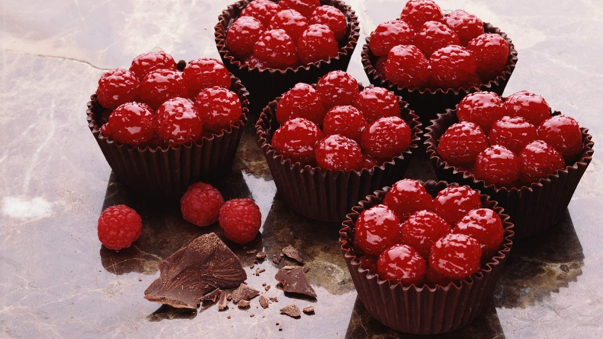 Raspberry chocolate tarts