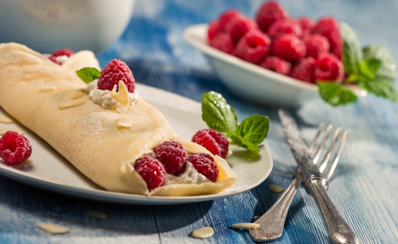 Raspberry crepe with cream