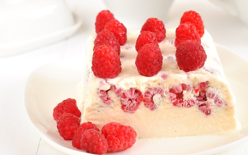 Raspberry ice cream cake