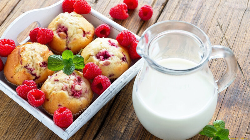 Raspberry Muffins with Milk