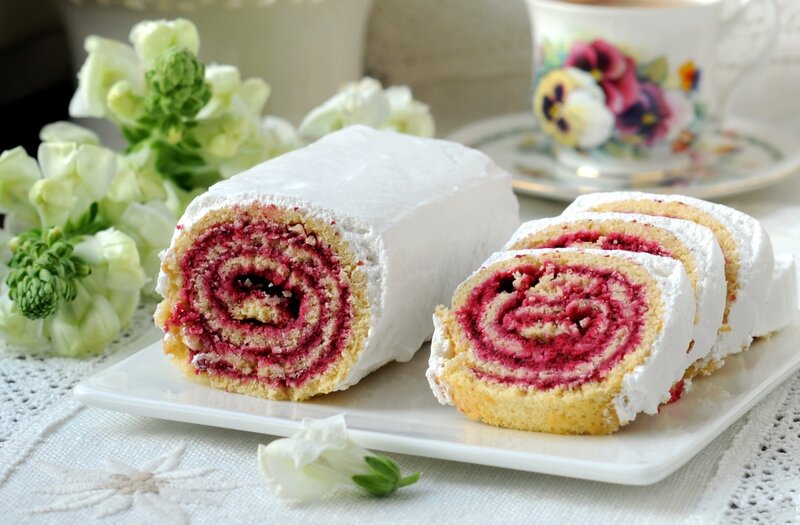 Raspberry Roll Cake