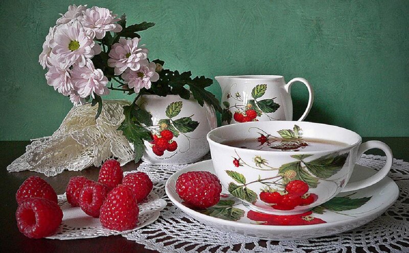 Raspberry Tea Set — Green