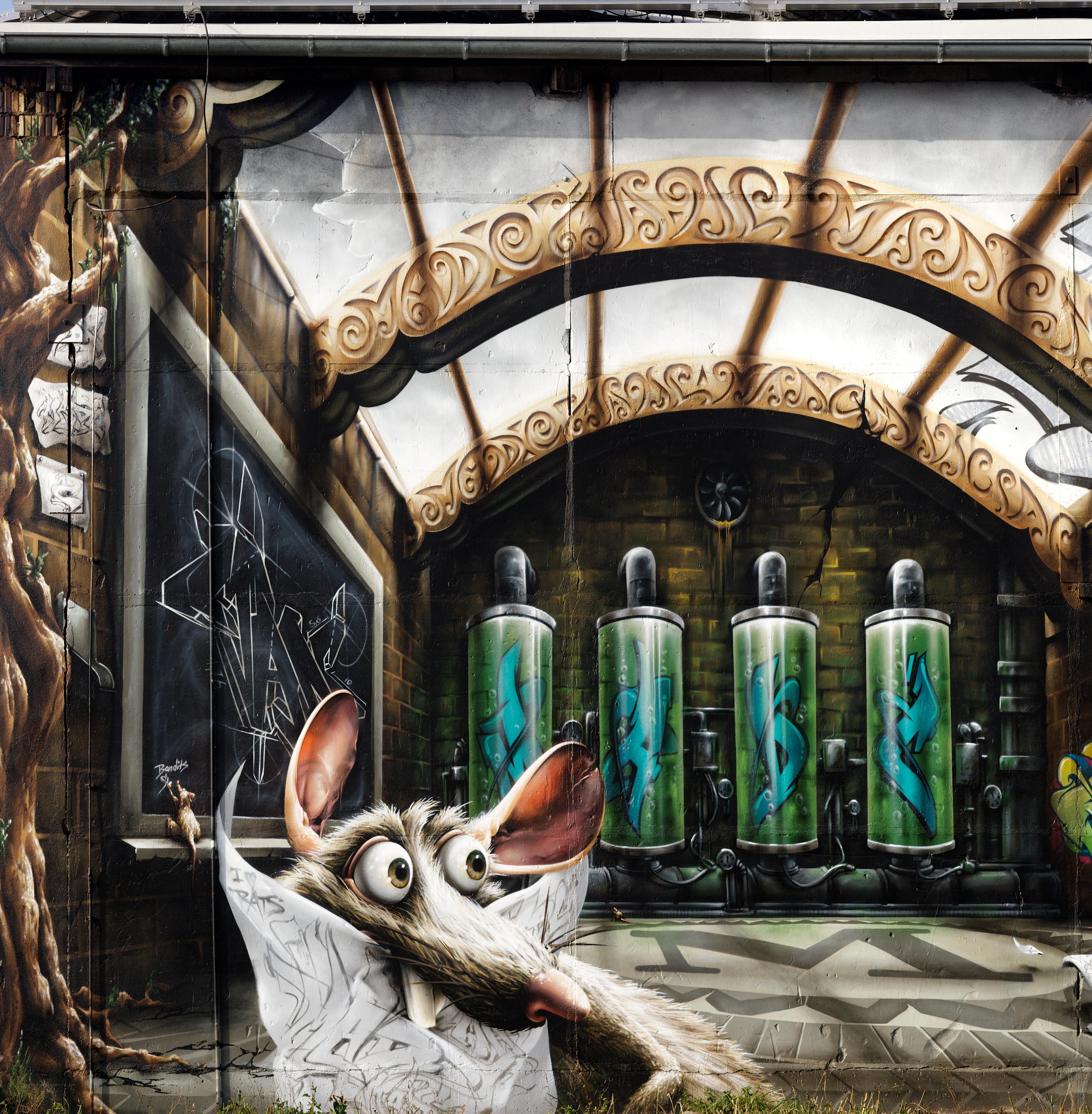 Rat graffiti mural
