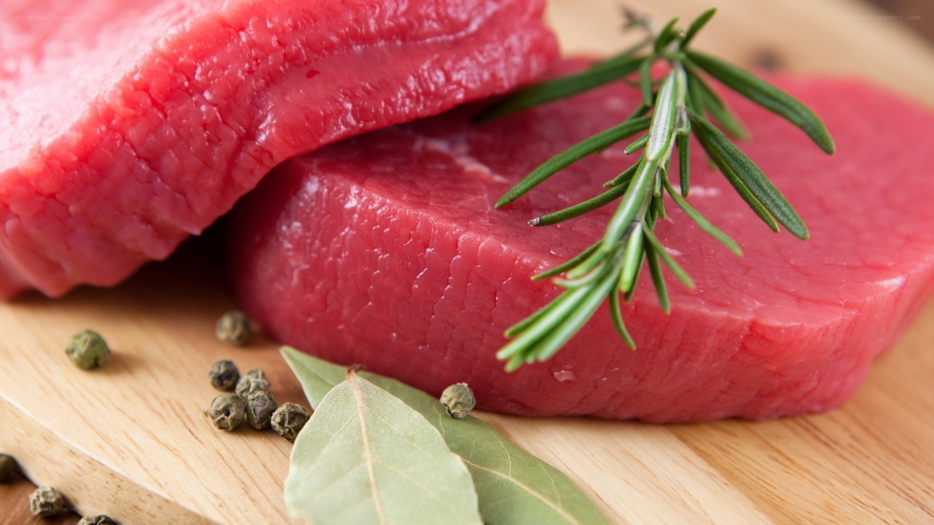 raw meat with herbs