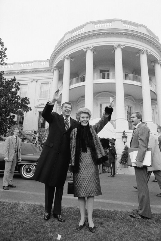 Reagan couple waving at White House