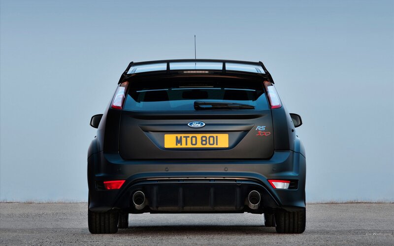 rear view of a black ford focus rs