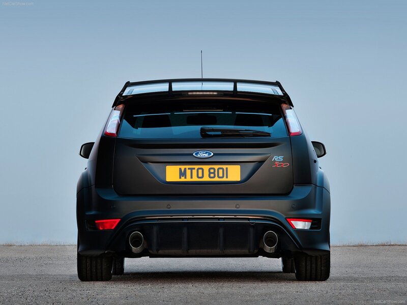 rear view of a black ford focus rs500