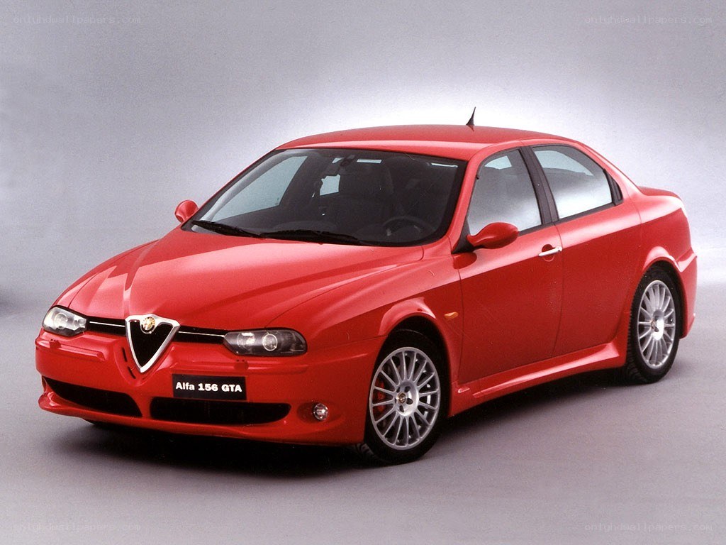 Red Alfa Romeo 156 GTA