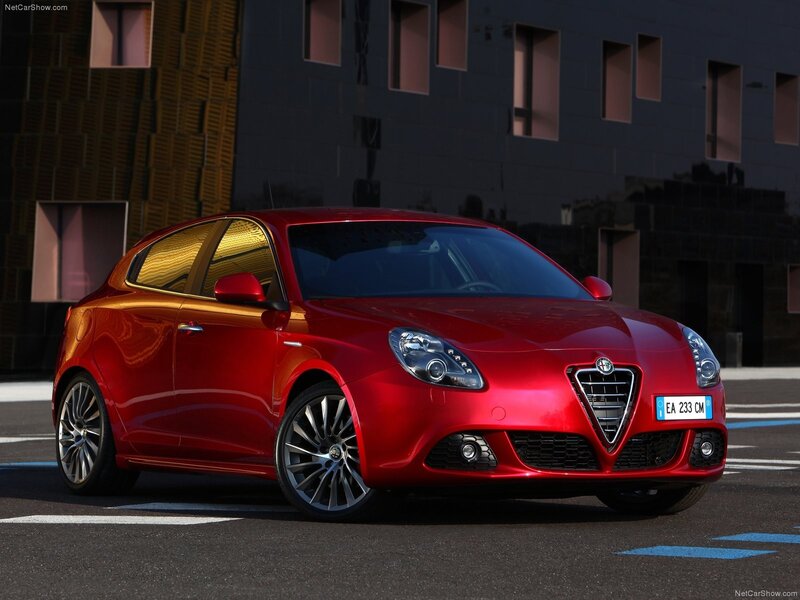 Red Alfa Romeo Giulietta