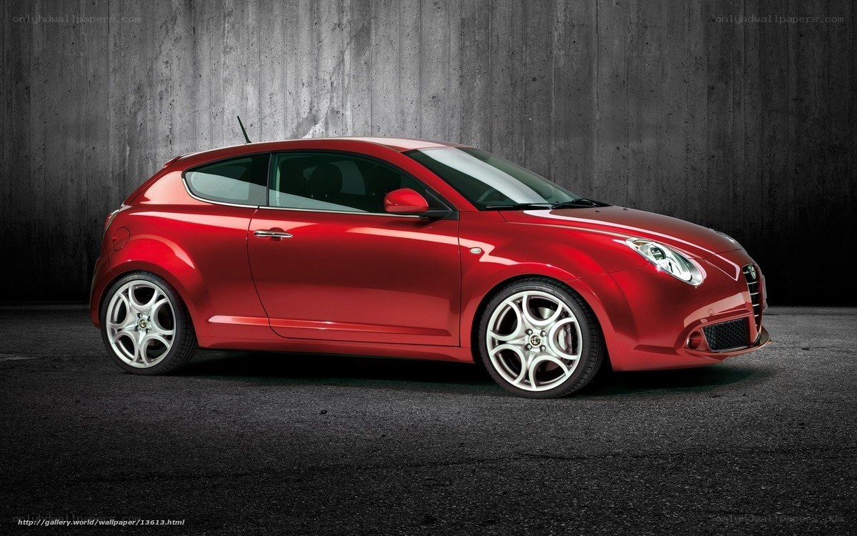 red alfa romeo Giulietta