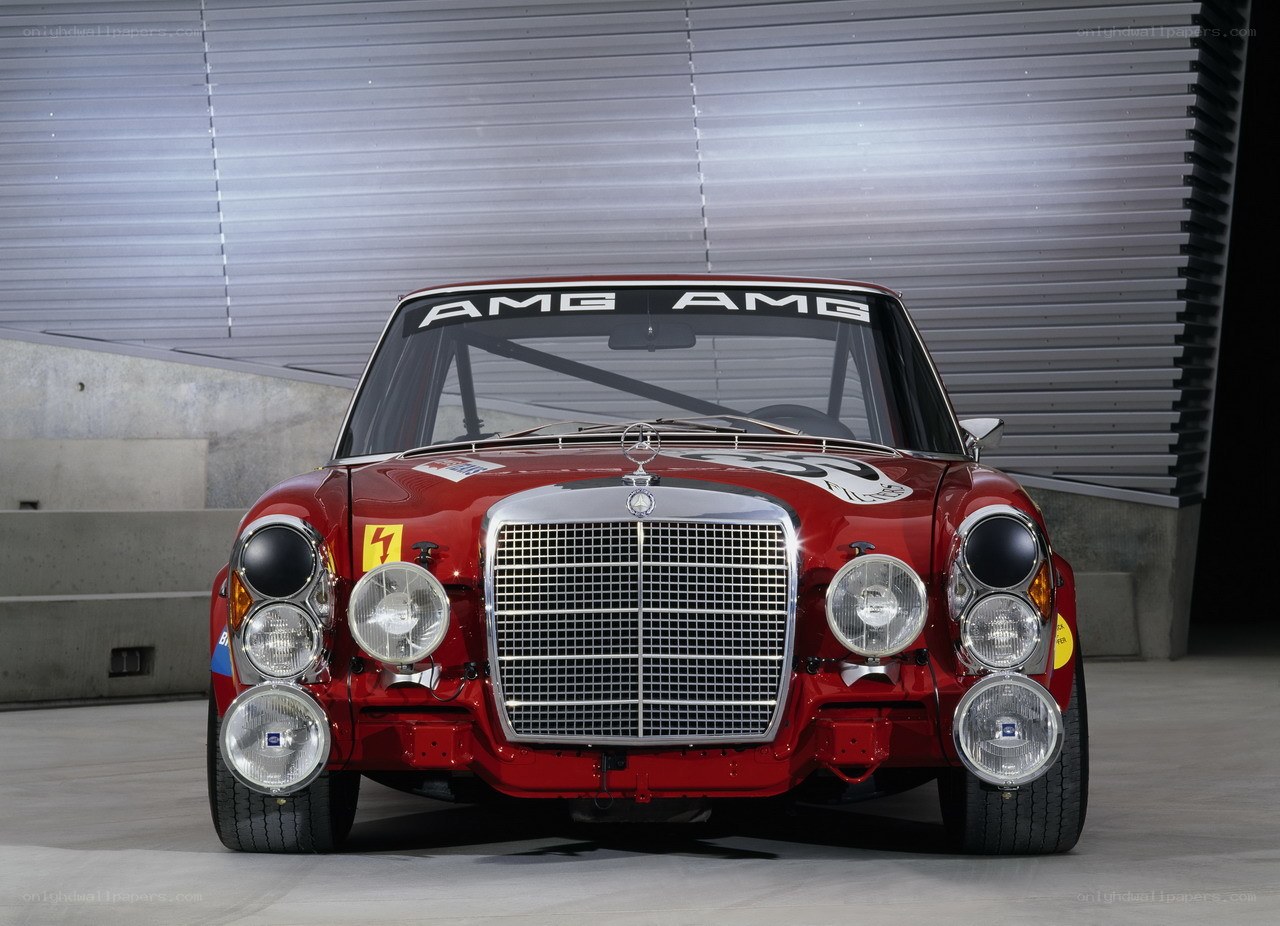 Red AMG race car