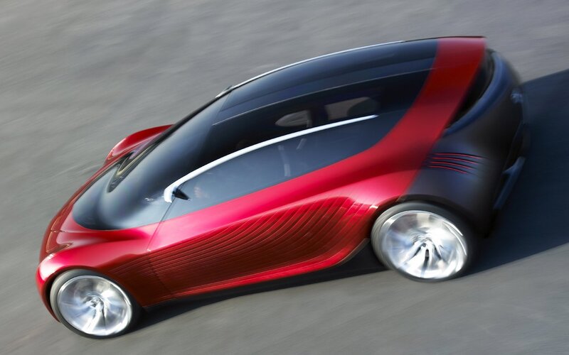 Red and Black Concept Car — Dynamic
