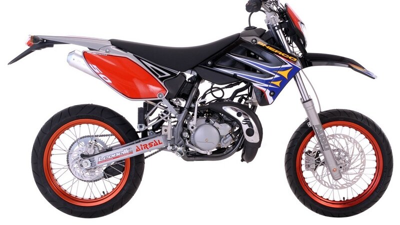 red and black dirt bike