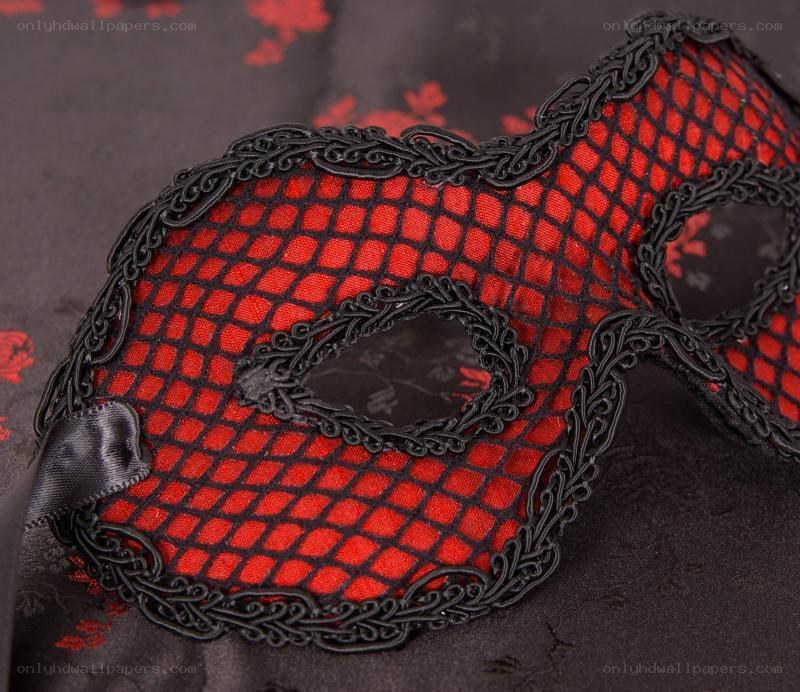 red and black lace mask