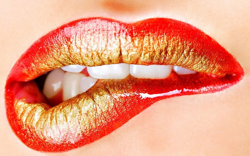 red and gold lips