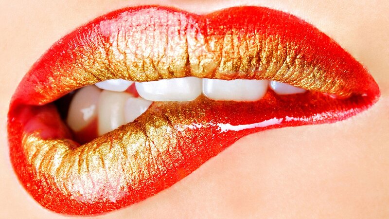 red and gold lips