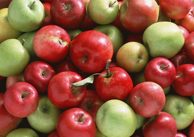 Red and Green Apples — Fresh