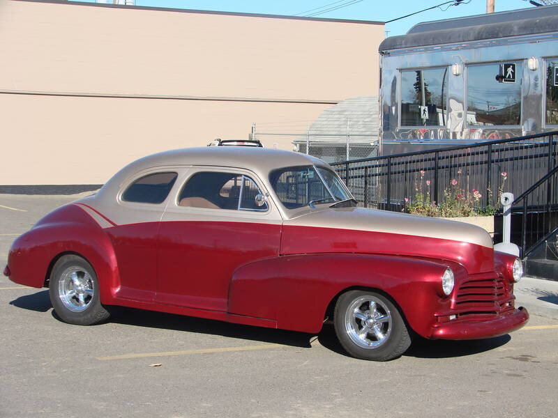 Red and Silver Classic Car — Calm