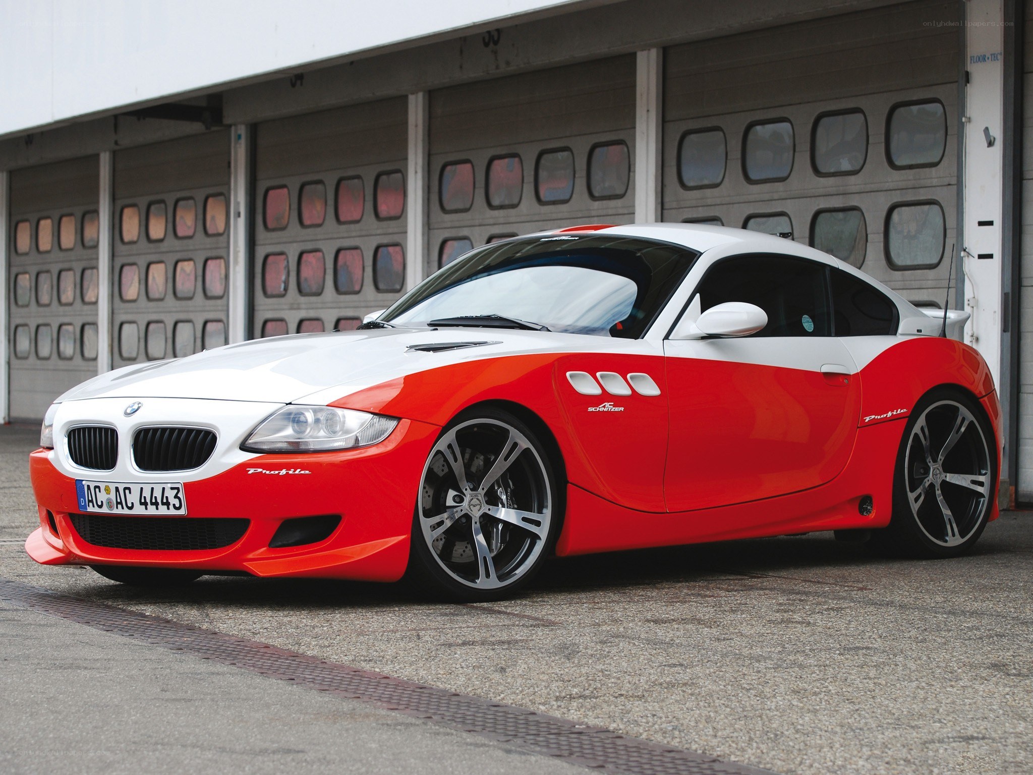 red and white BMW Z4