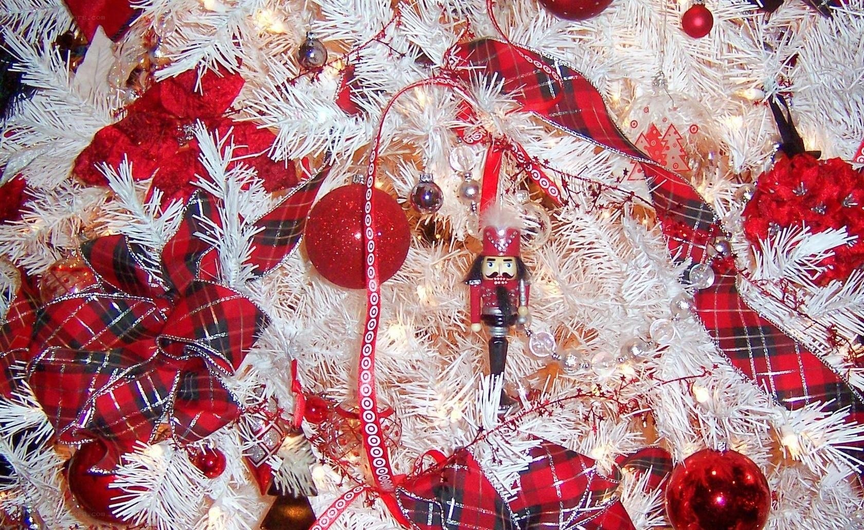Red and white Christmas tree