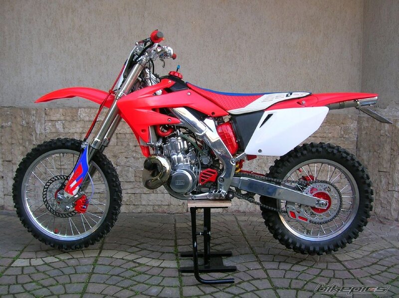 Red and White Dirt Bike — Neutral, Afternoon, Photograph