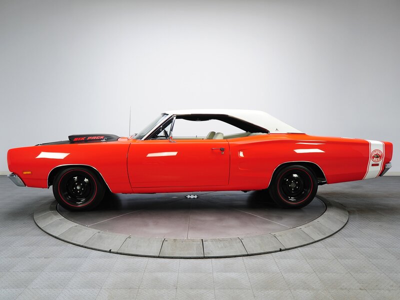 Red and White Muscle Car — Neutral, Photograph, Rotating Platform