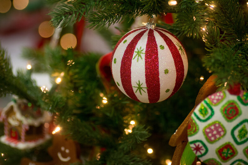 Red and White Ornament — Green