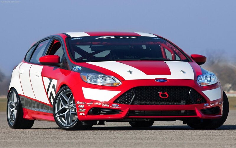 Red and White Race Car — Dynamic