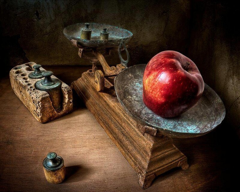 Red Apple on Scale