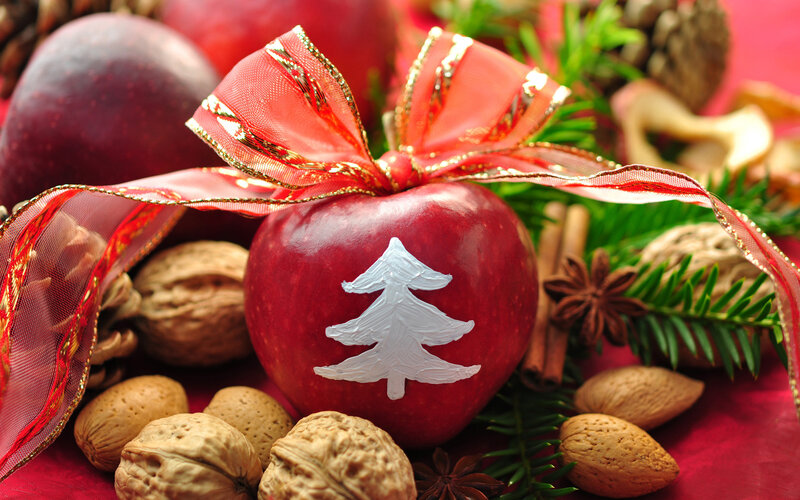 Red Apple with Bow — Festive