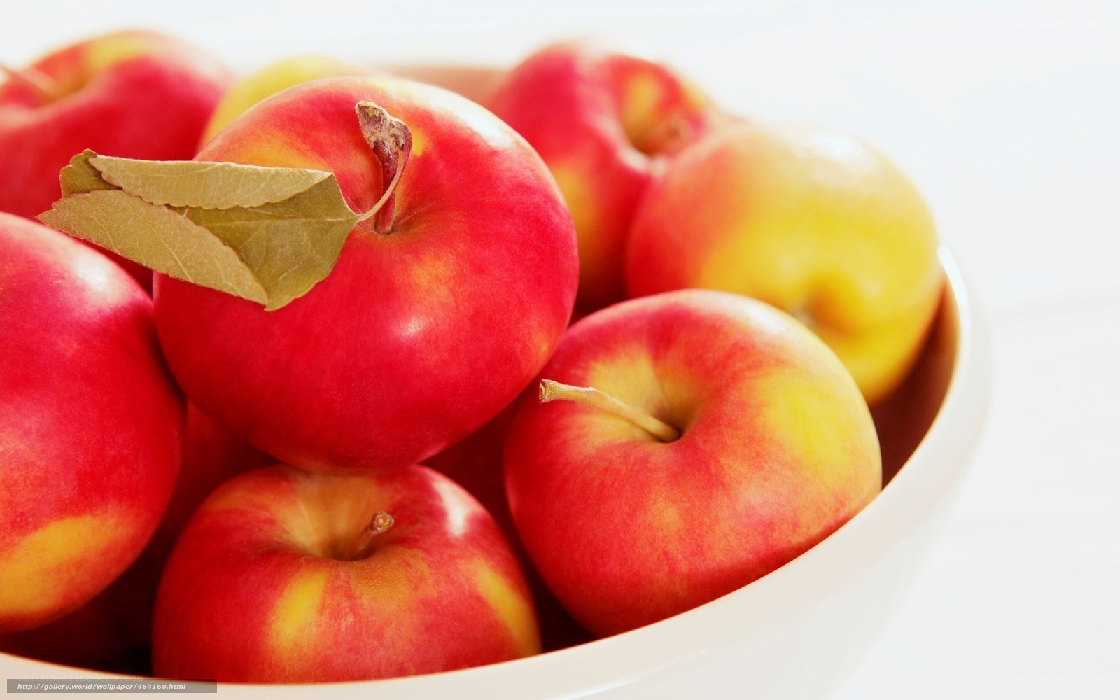 red apples in a bowl