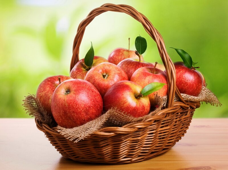 Red Apples in Basket — Fresh, Photograph