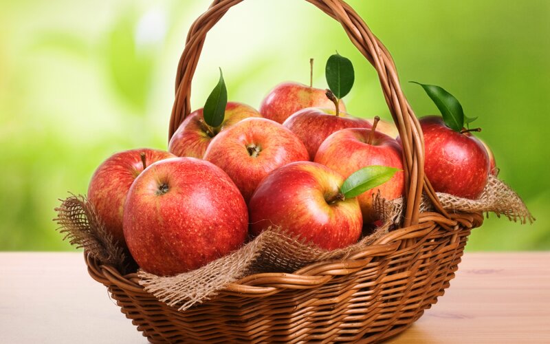 Red Apples in Basket — Natural, Photograph