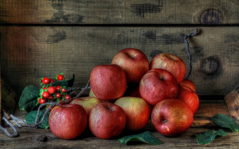 Red Apples on Wood — Calm