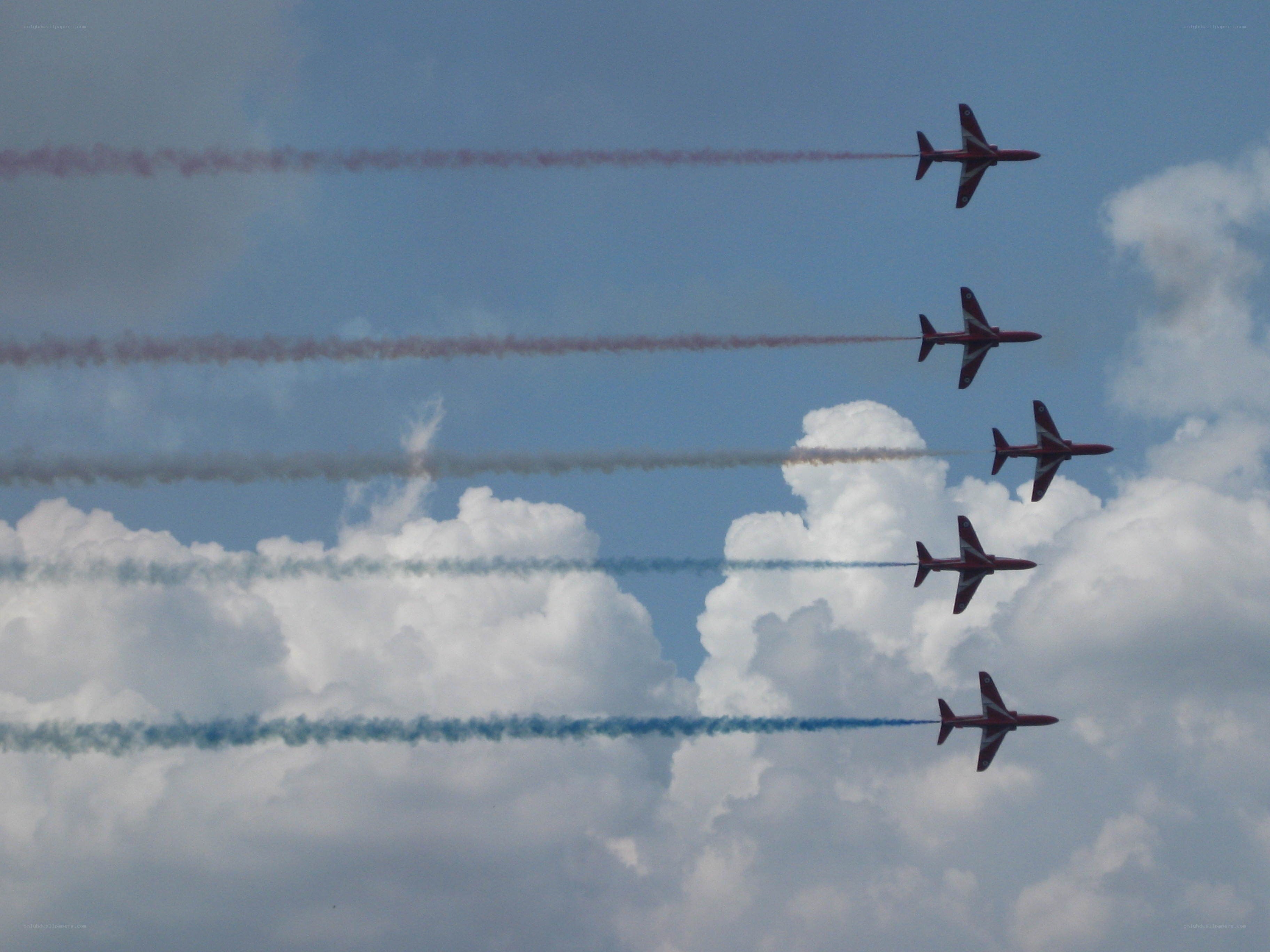 Red Arrows in formation