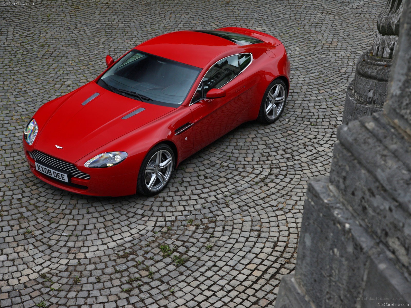 Red Aston Martin V8 Vantage
