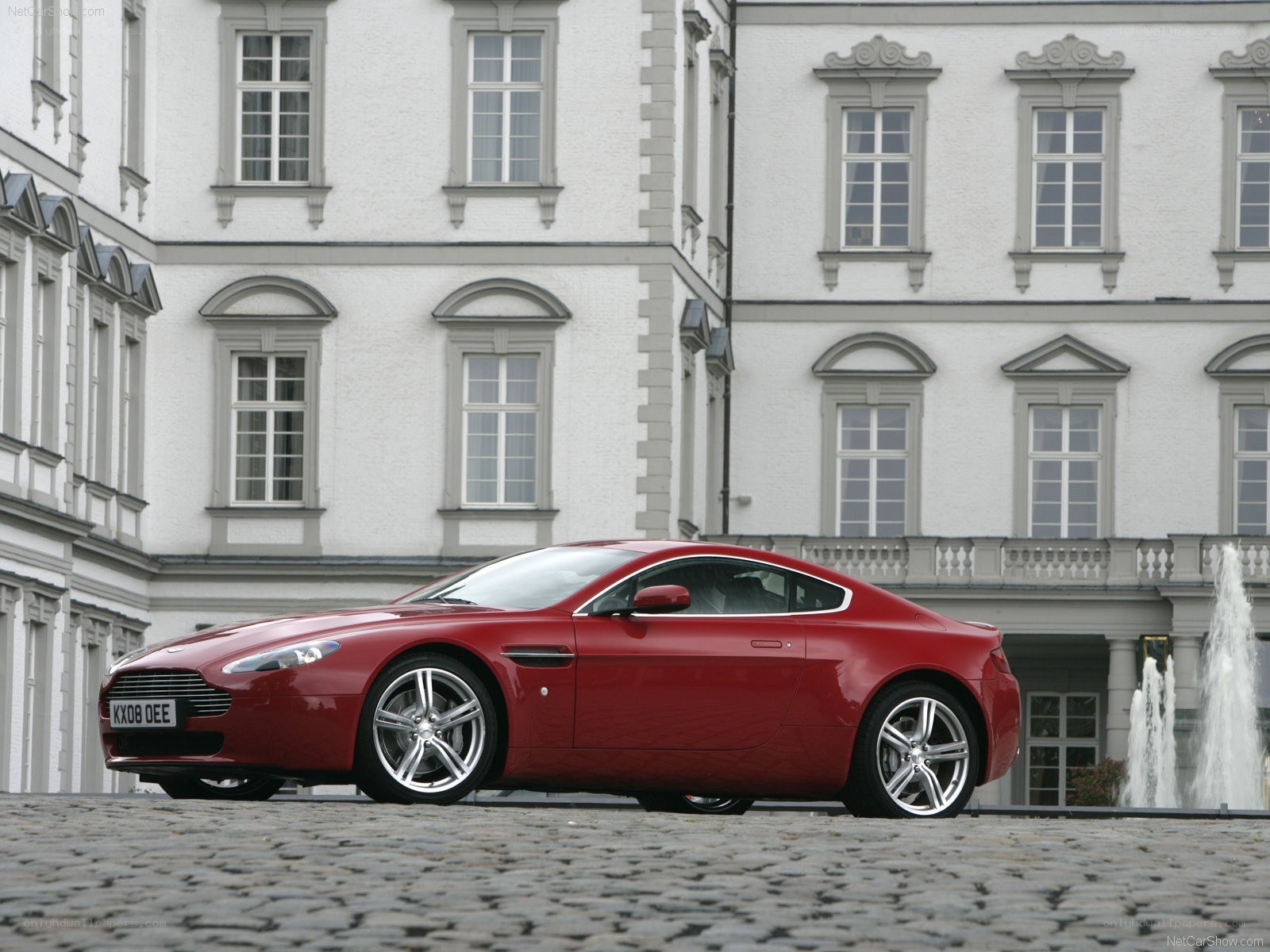 Red Aston Martin V8 Vantage