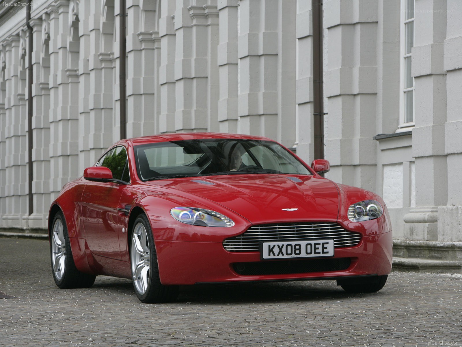 Red Aston Martin V8 Vantage