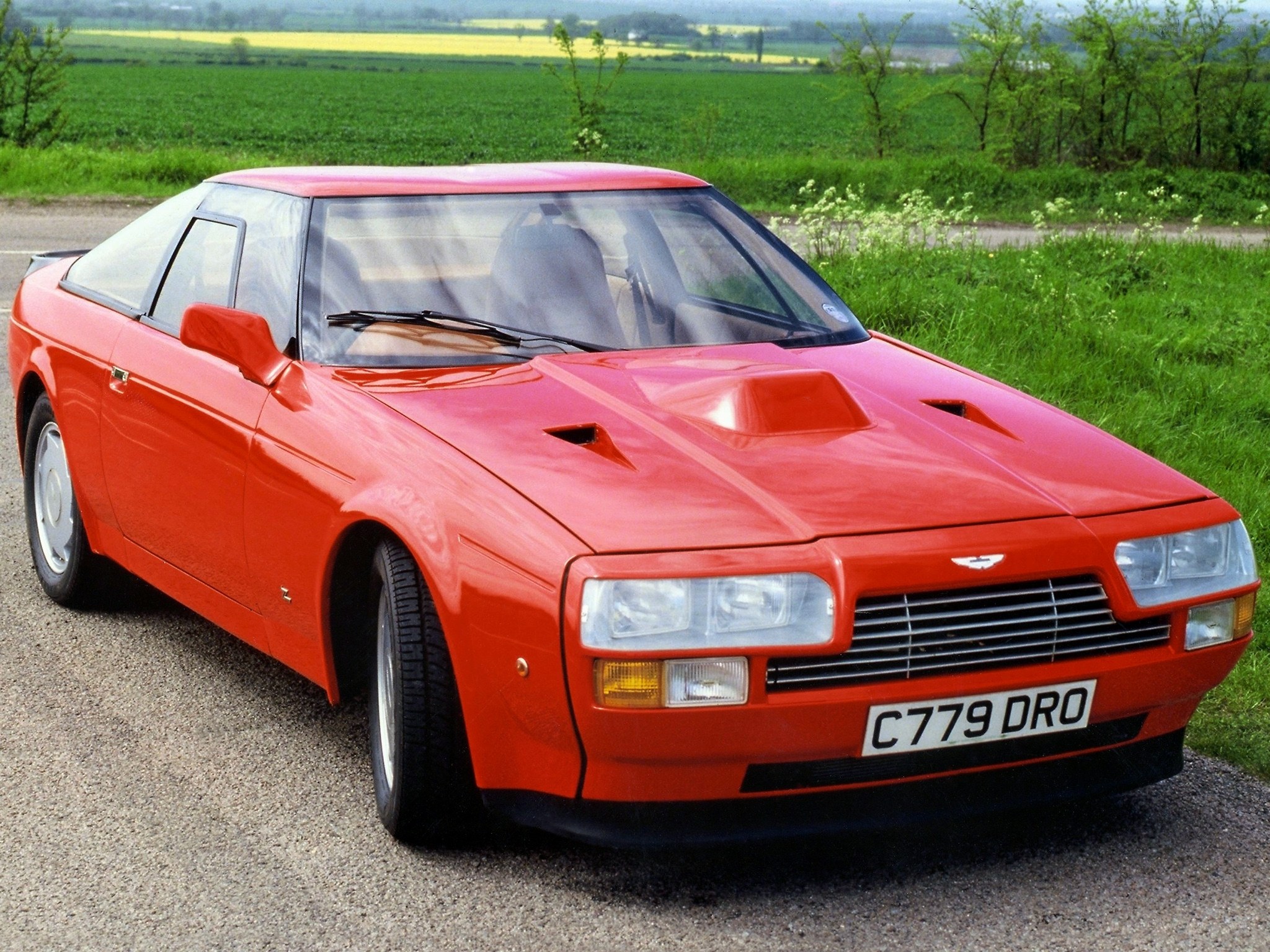 Red Aston Martin V8 Vantage