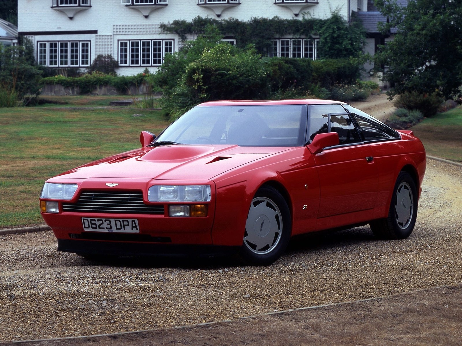 Red Aston Martin V8 Vantage