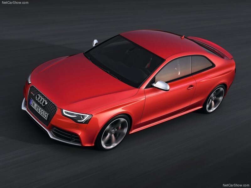 Red Audi Coupe — Dynamic