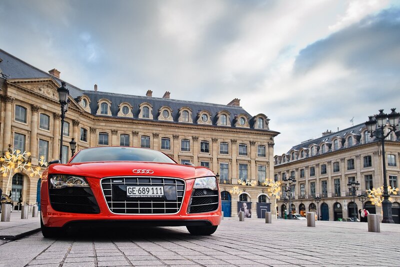 Red Audi R8 in Paris