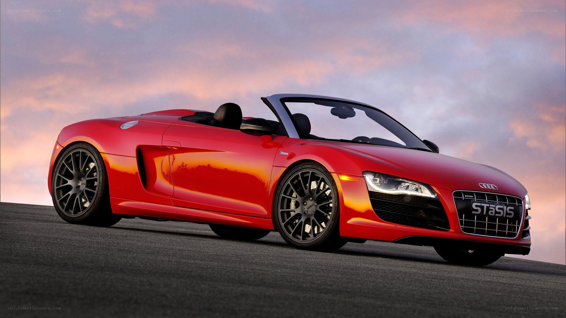 Red Audi R8 Spyder
