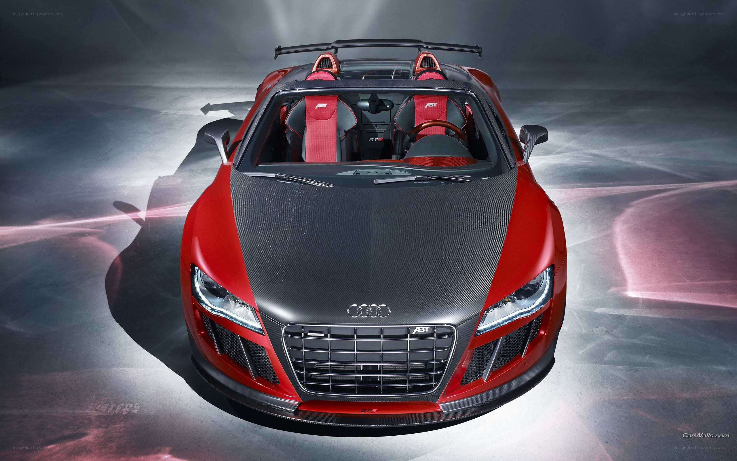 red audi r8 spyder