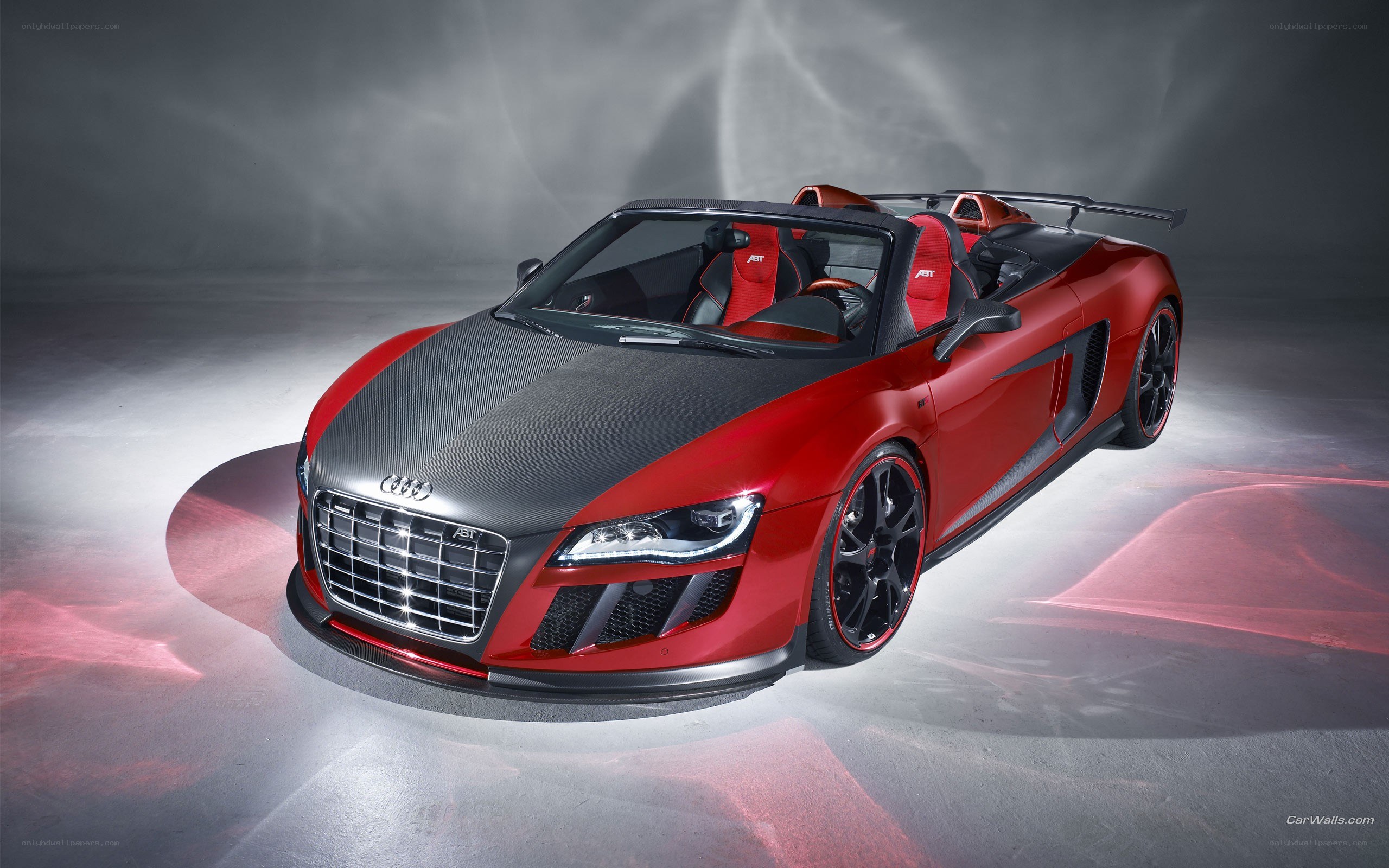 Red Audi R8 Spyder
