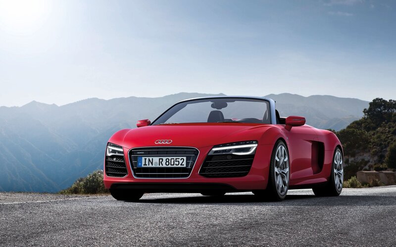 Red Audi R8 Spyder