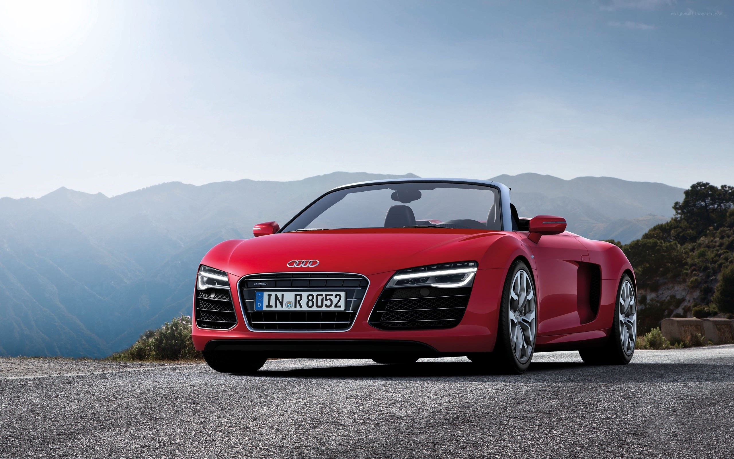Red Audi R8 Spyder